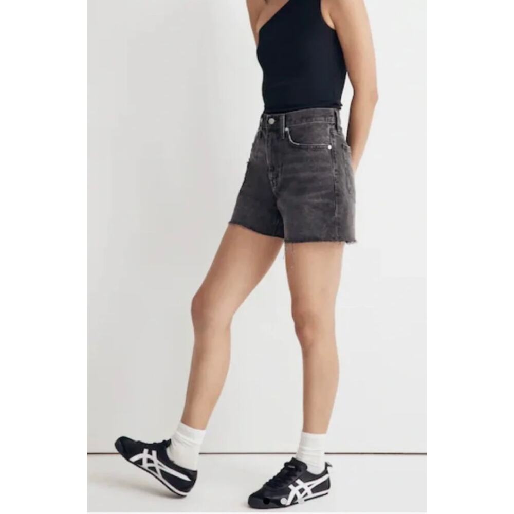 Madewell Relaxed Mid Length Denim Shorts 26 Black Wash Raw Hem High Rise Cutoff